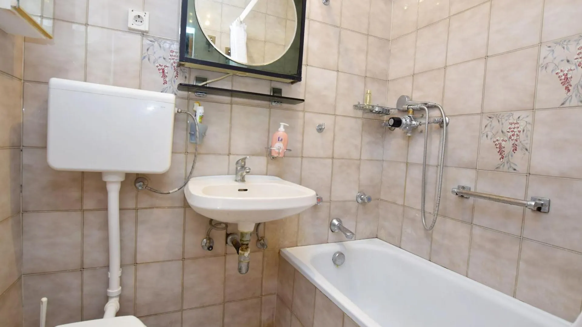 Apartment Marina بيتريتْشاني